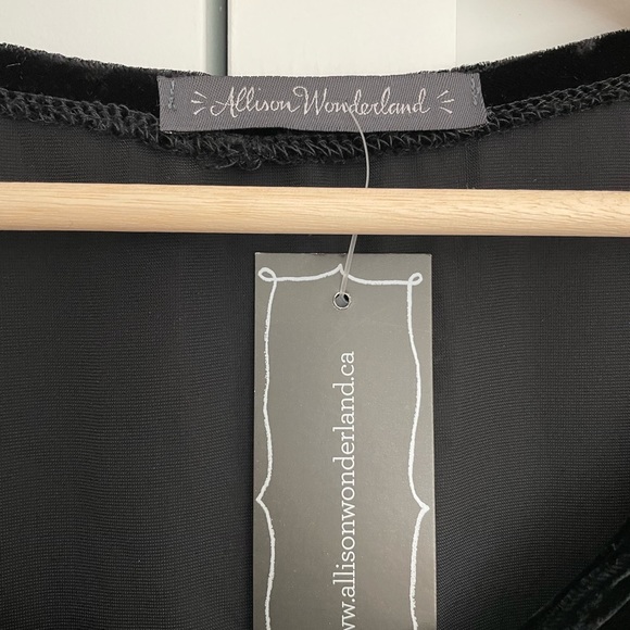 Allison Wonderland black velvet top - size 6 - Picture 2 of 2